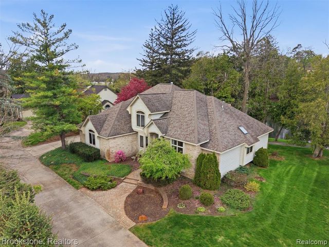 6512 White Lake Road, Clarkston, MI 48346