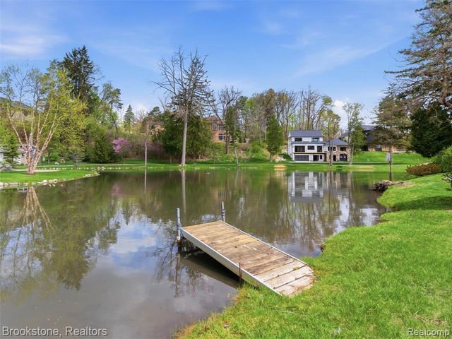 6512 White Lake Road, Clarkston, MI 48346