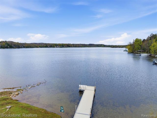 6512 White Lake Road, Clarkston, MI 48346