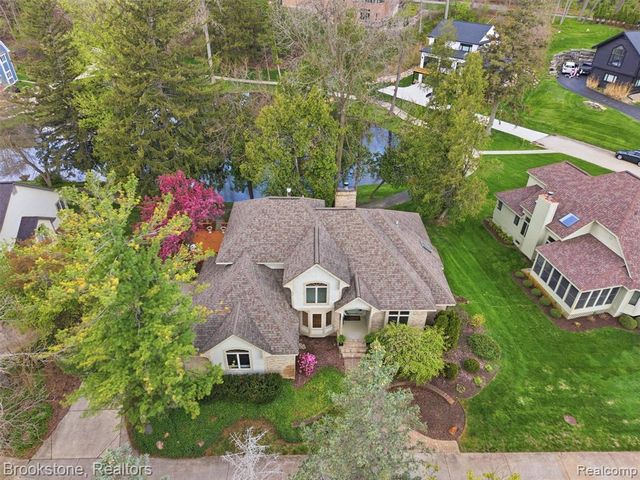 6512 White Lake Road, Clarkston, MI 48346