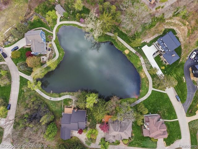 6512 White Lake Road, Clarkston, MI 48346