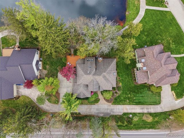 6512 White Lake Road, Clarkston, MI 48346