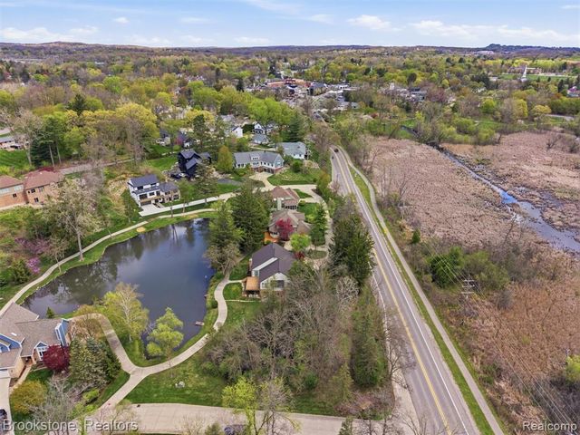 6512 White Lake Road, Clarkston, MI 48346