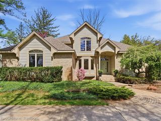 6512 White Lake Road, Clarkston, MI 48346