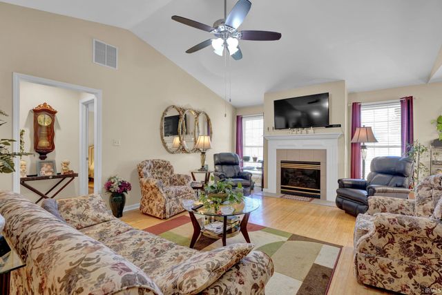 3314 Renee Dr. Common, Evansville, IN 47711