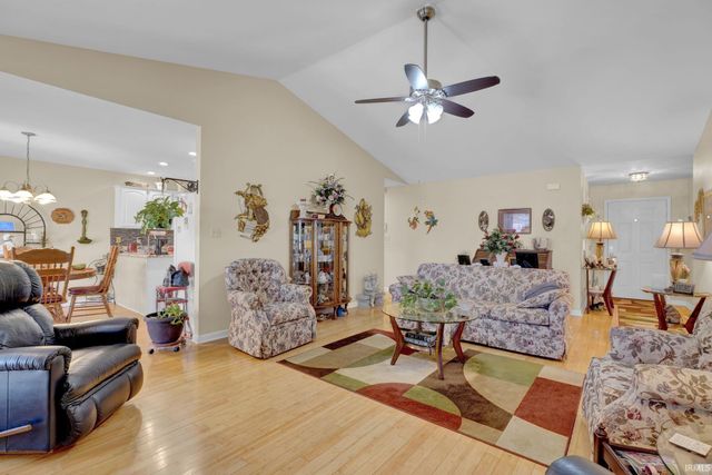 3314 Renee Dr. Common, Evansville, IN 47711