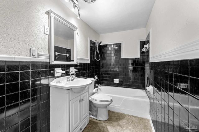 162 W Burgess Rd, Pensacola, FL 32503