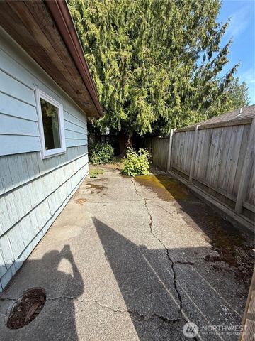 11810 19th Avenue SW, Burien, WA 98146