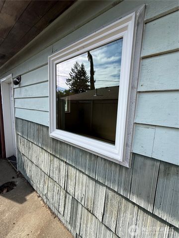 11810 19th Avenue SW, Burien, WA 98146