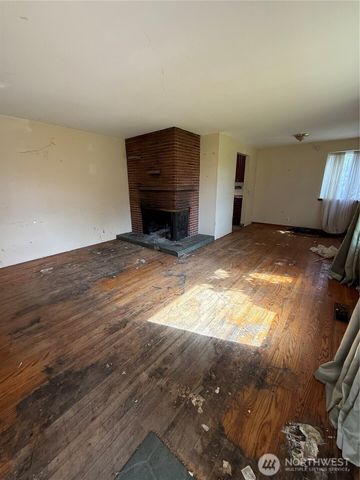 11810 19th Avenue SW, Burien, WA 98146