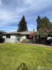 11810 19th Avenue SW, Burien, WA 98146