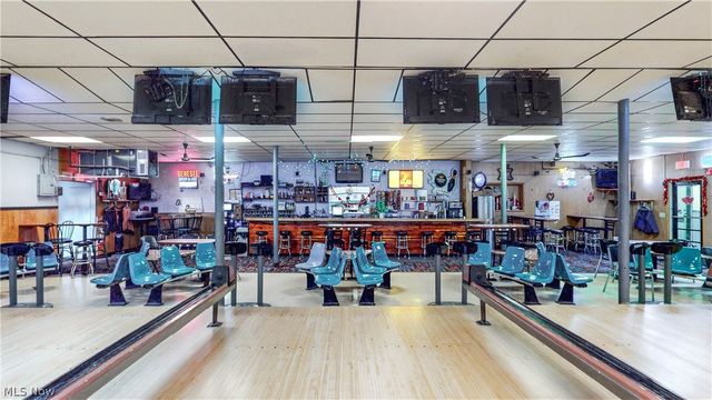 954 Broadway Avenue, Bedford, OH 44146