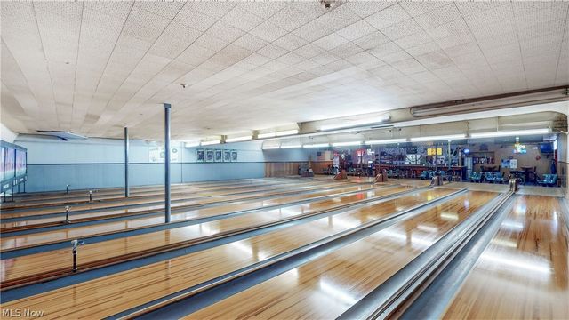 954 Broadway Avenue, Bedford, OH 44146