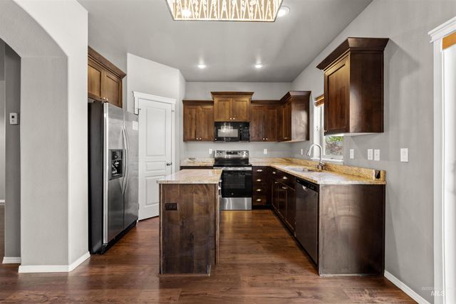 566 Pine Island Lane, Boise, ID 83709