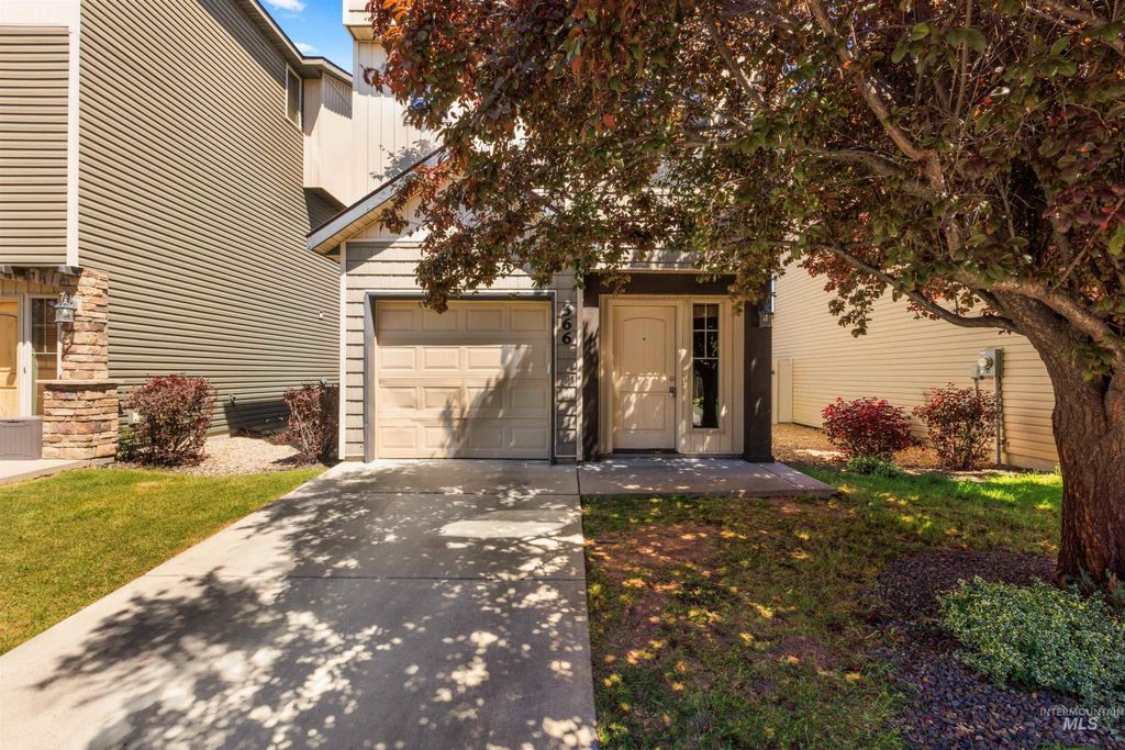 566 Pine Island Lane, Boise, ID 83709