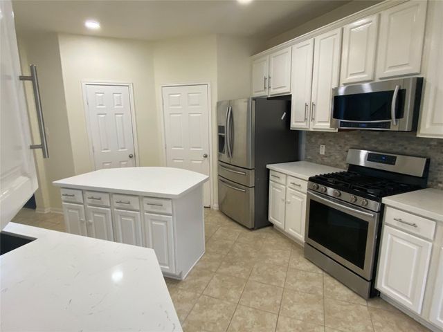 3526 Pine Valley Drive, Pearland, TX 77581