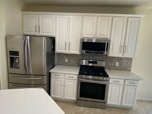 3526 Pine Valley Drive, Pearland, TX 77581
