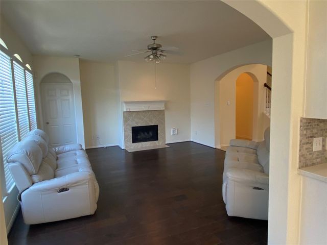 3526 Pine Valley Drive, Pearland, TX 77581