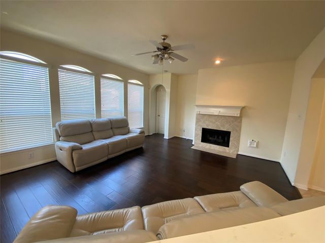 3526 Pine Valley Drive, Pearland, TX 77581
