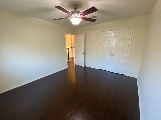 3526 Pine Valley Drive, Pearland, TX 77581
