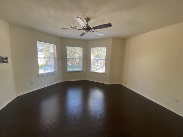 3526 Pine Valley Drive, Pearland, TX 77581