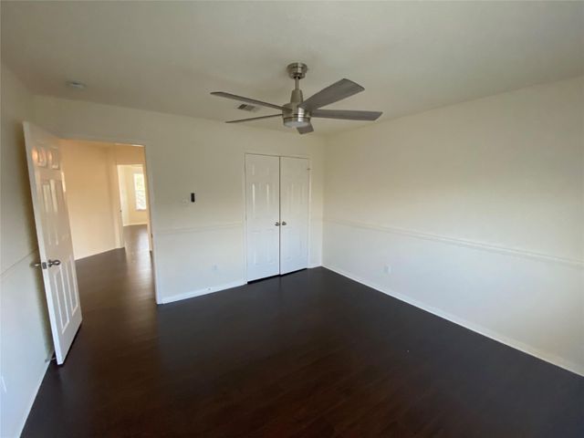 3526 Pine Valley Drive, Pearland, TX 77581