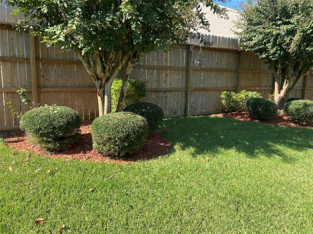 3526 Pine Valley Drive, Pearland, TX 77581