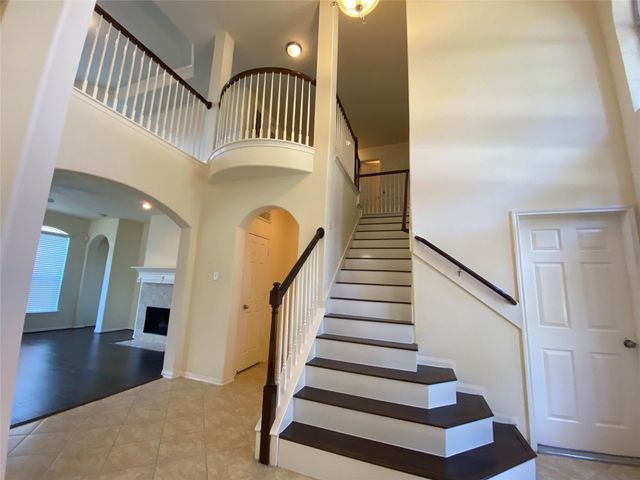 3526 Pine Valley Drive, Pearland, TX 77581