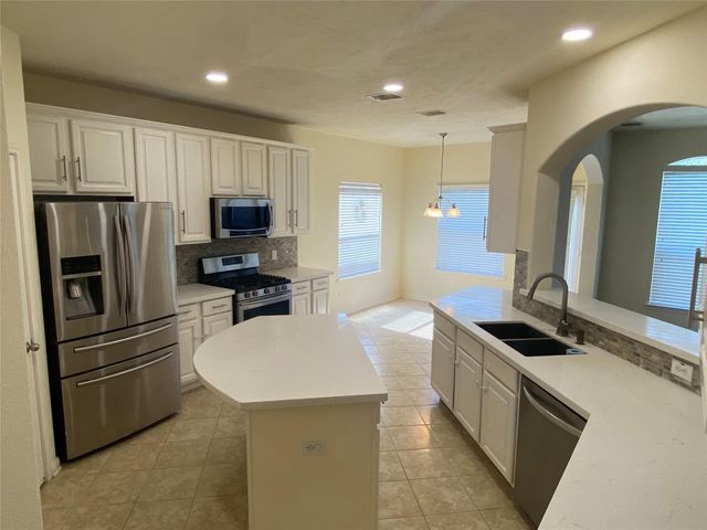 3526 Pine Valley Drive, Pearland, TX 77581