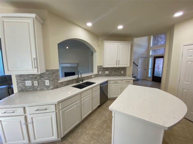 3526 Pine Valley Drive, Pearland, TX 77581