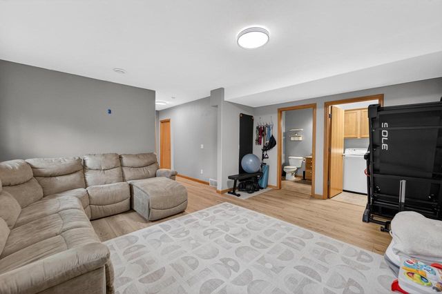 2000 Buckingham Road, Stoughton, WI 53589