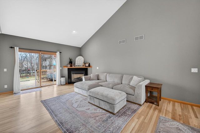 2000 Buckingham Road, Stoughton, WI 53589