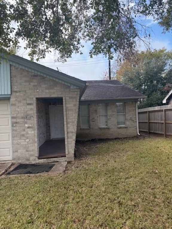 1158 Glenda Street, Pearland, TX 77581