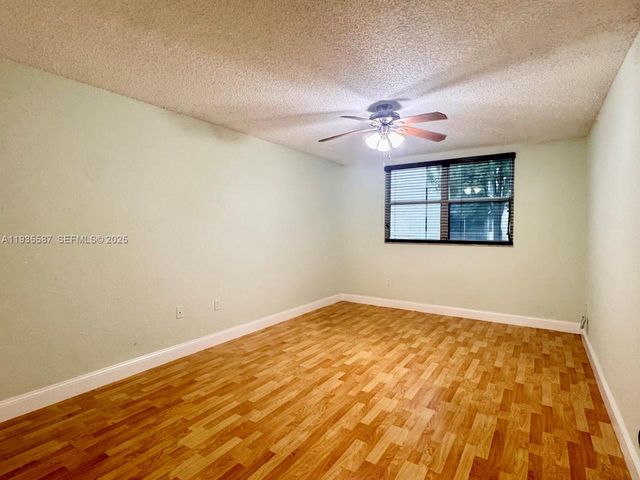 8245 Lake Dr 207, Doral, FL 33166