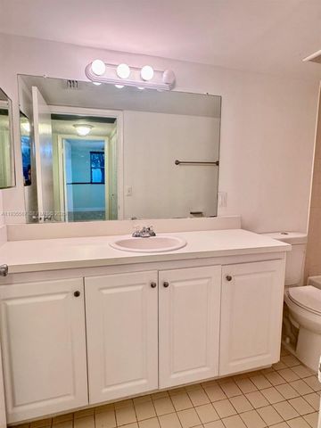 8245 Lake Dr 207, Doral, FL 33166