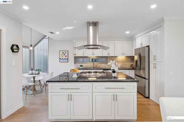 3547 Magnolia Dr, Alameda, CA 94502