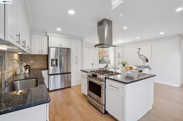 3547 Magnolia Dr, Alameda, CA 94502