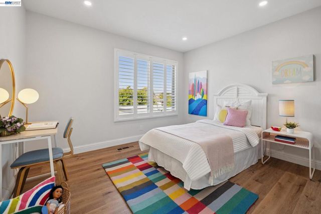 3547 Magnolia Dr, Alameda, CA 94502