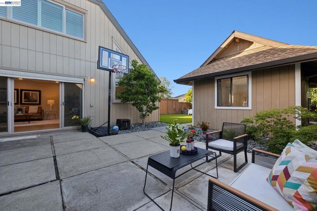 3547 Magnolia Dr, Alameda, CA 94502