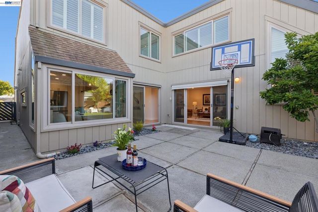 3547 Magnolia Dr, Alameda, CA 94502