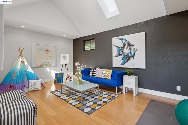 3547 Magnolia Dr, Alameda, CA 94502