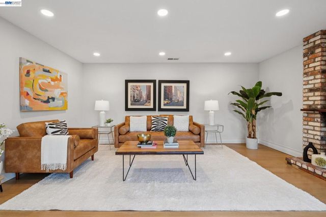 3547 Magnolia Dr, Alameda, CA 94502
