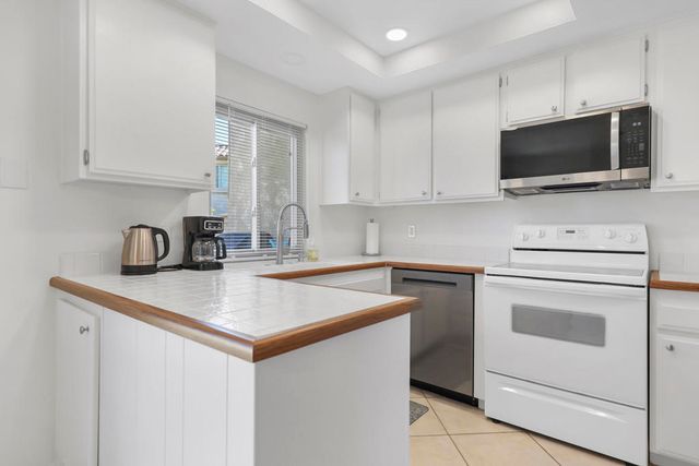 72964 Ken Rosewall Lane, Palm Desert, CA 92260