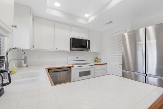 72964 Ken Rosewall Lane, Palm Desert, CA 92260