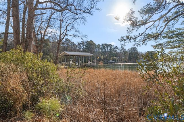 613 Doctors Point Rd, Lottsburg, VA 22511