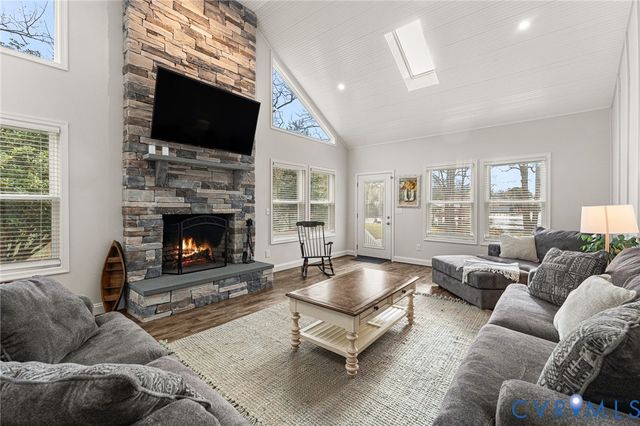 613 Doctors Point Rd, Lottsburg, VA 22511