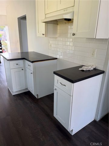 6915 Bonsallo, Los Angeles, CA 90044