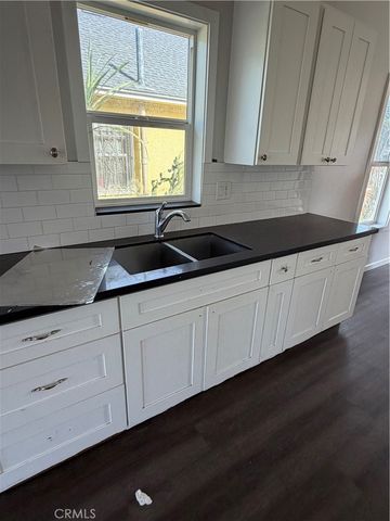 6915 Bonsallo, Los Angeles, CA 90044