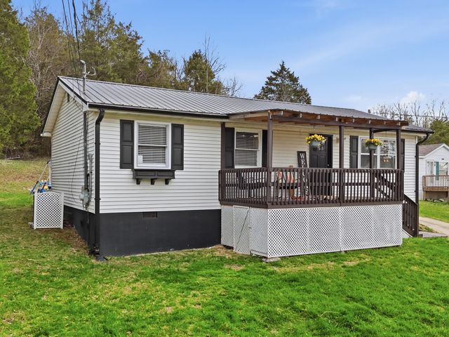 1092 Winchester Road, Irvine, KY 40336