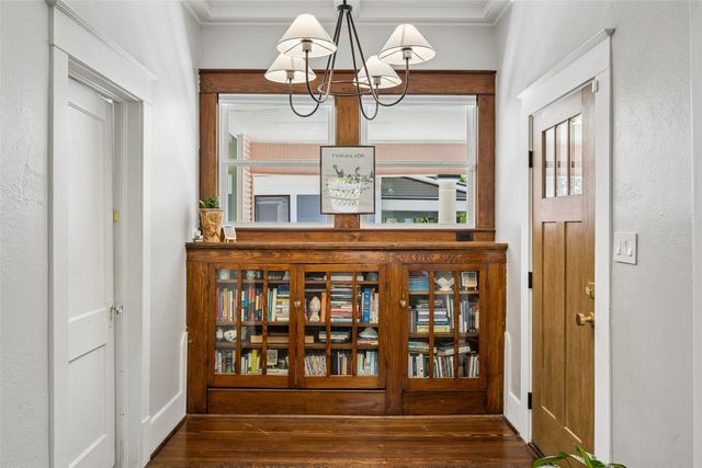 628 Woodlawn Avenue, Dallas, TX 75208